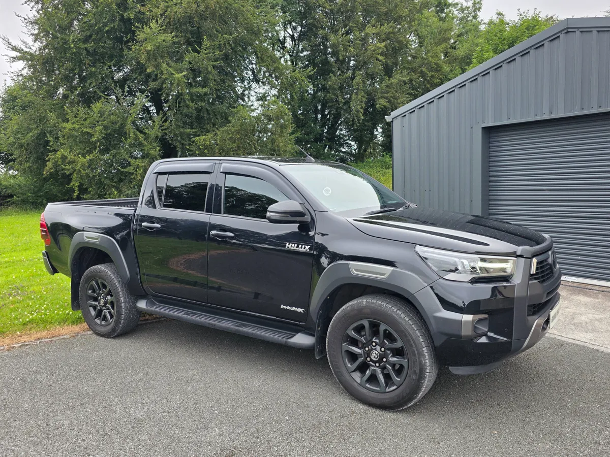Toyota Hilux 2.8 Invincible X Auto 2022 - Image 2