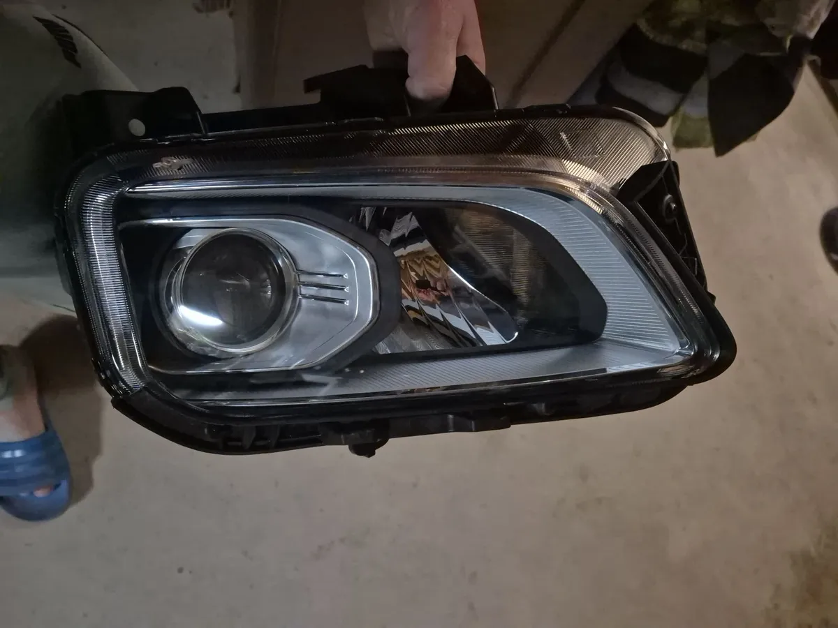 Head lights - Image 3