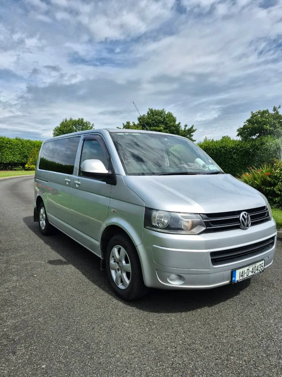 Volkswagen transporter shuttle 9 seater automatic - Image 1