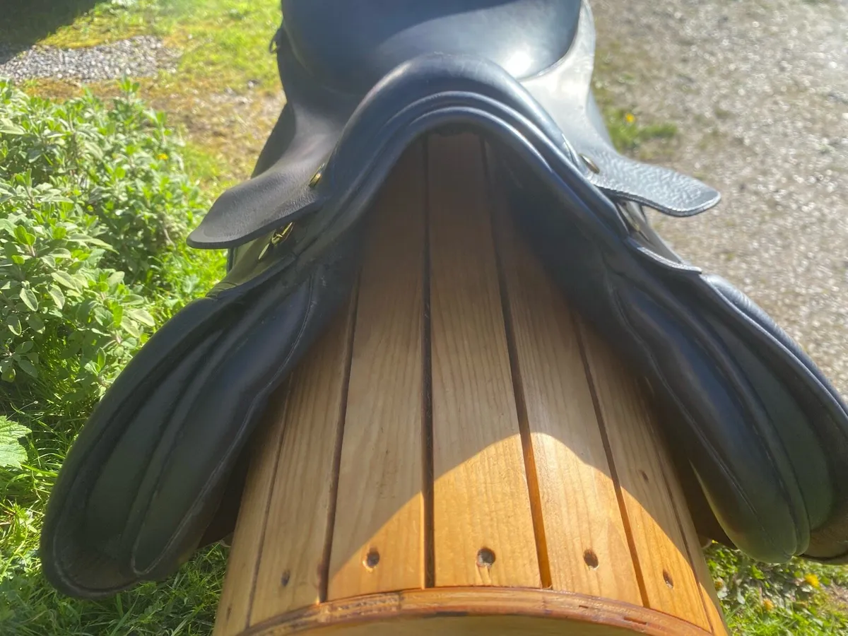 Goodwins black Leather saddle - Image 4