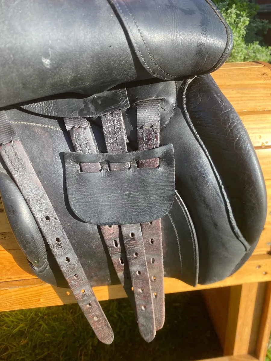 17” sturgess wide black Leather saddle - Image 3