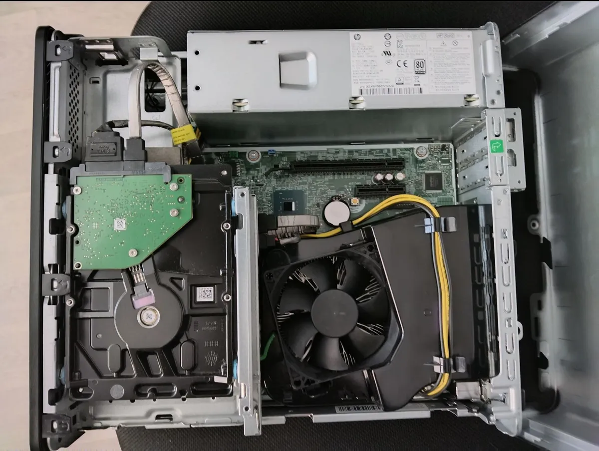 HP ProDesk 600 G4 SFF (i5 8th Gen) and power cable - Image 3