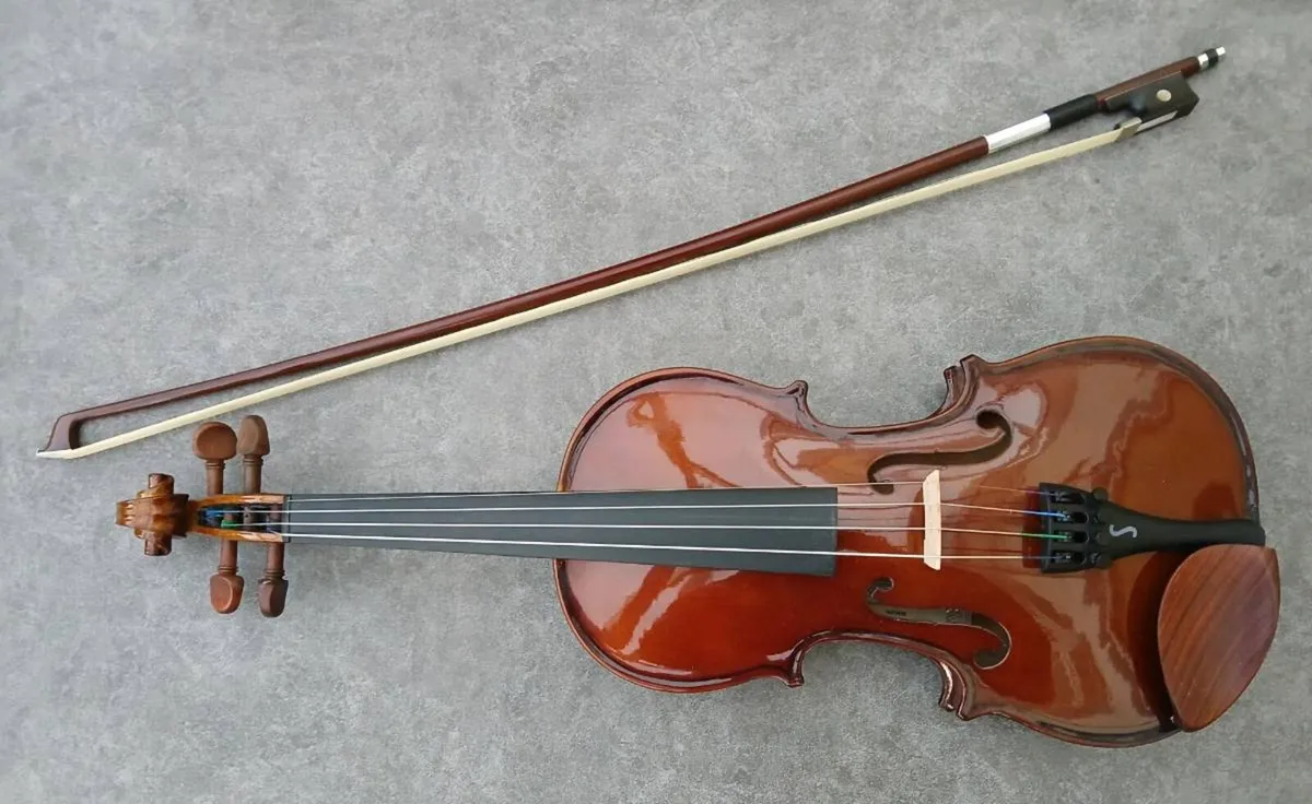 Stentor Student 1 Violin (Size 1/2) - Image 3