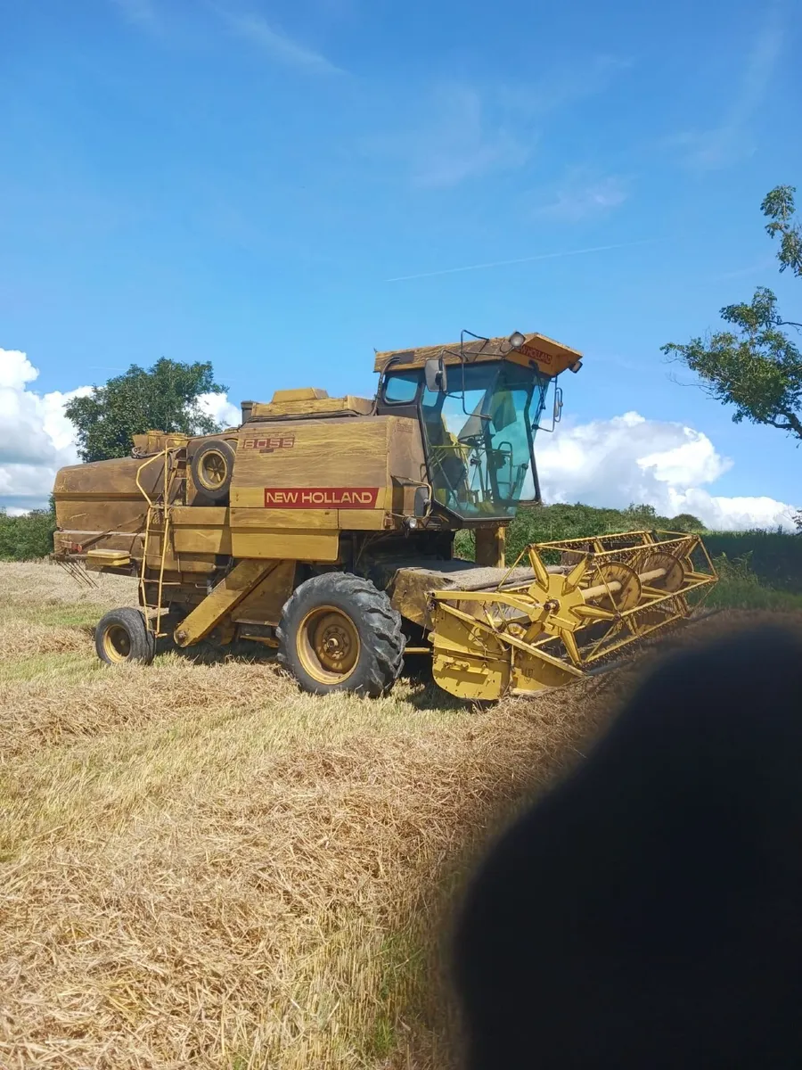 Combine Harvester NH 8055 - Image 1
