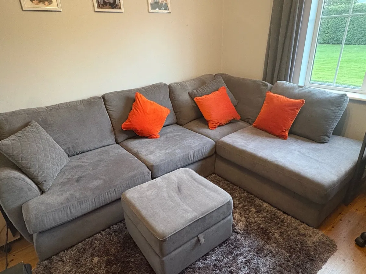 Grey corner couch in great condition - Image 1