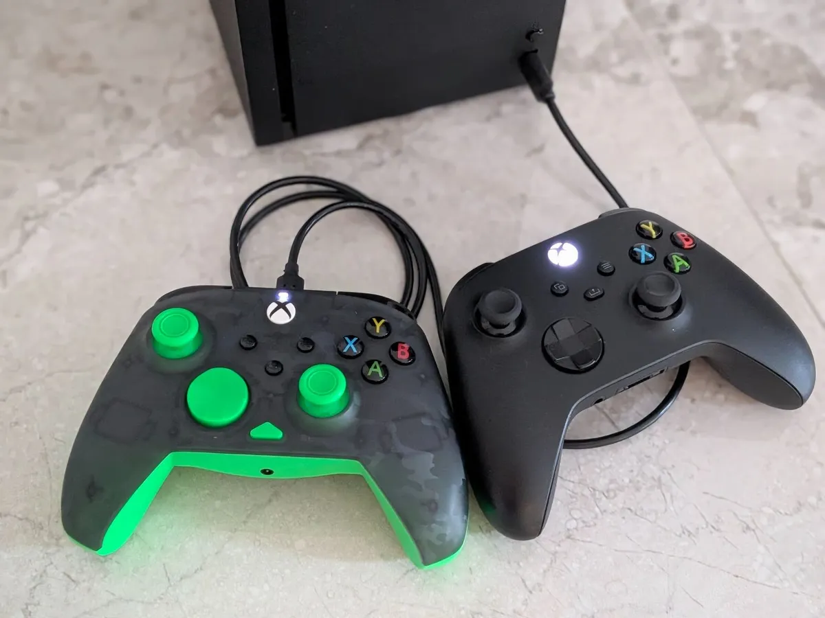 XBOX SERIES X 2x controllers - Image 3