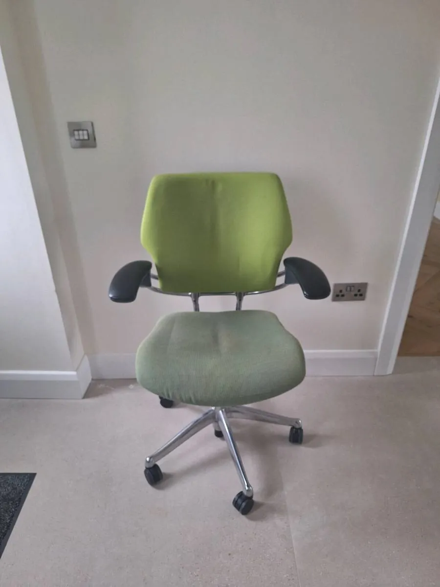 Humanscale Freedom Chair - Image 1