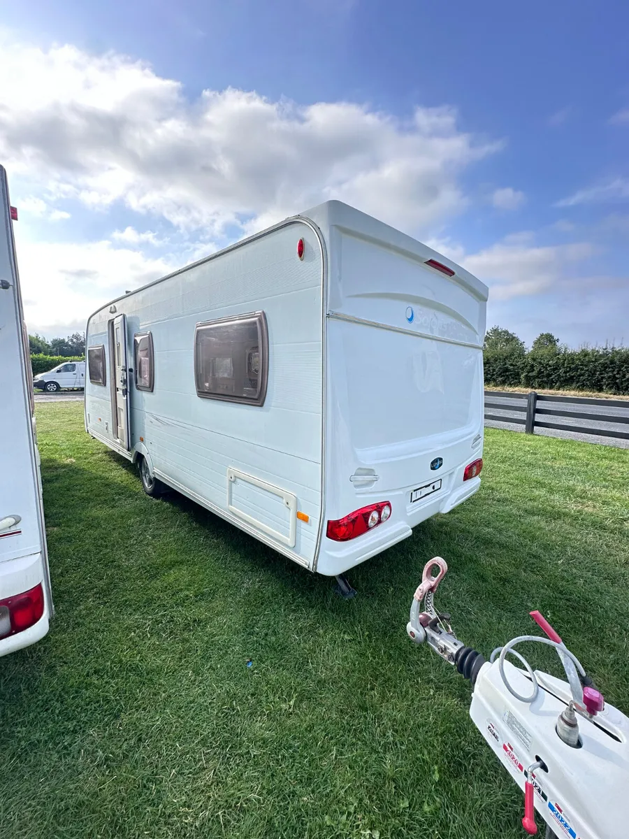 ✨LUNAR SOLARIS 4 BERTH FIXED BED✨ - Image 2