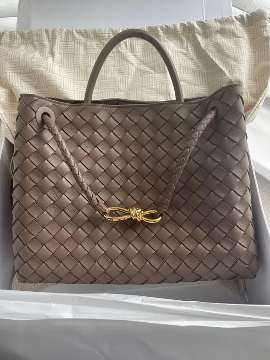 ladies genuine leather handbag - Image 1