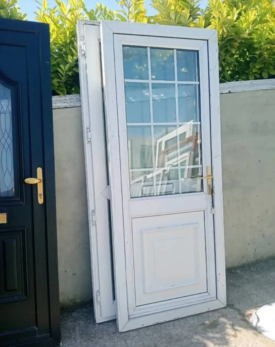 ▶️ HIGH QUALITY DOORS AND WINDOWS AVAILABLE ◀️ - Image 3