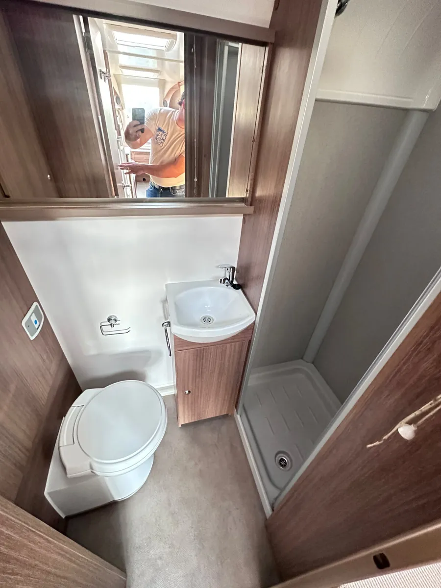 ✨STUNNING BAILEY PHOENIX 650 5-6 BERTH✨ - Image 3