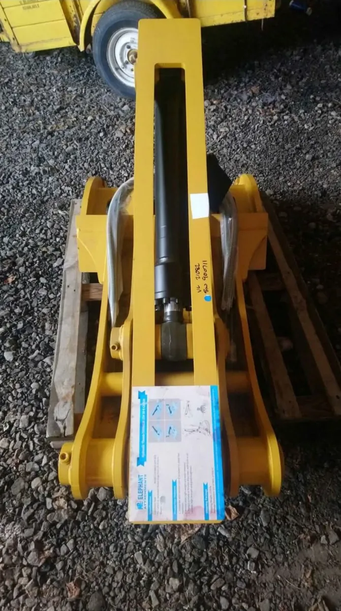 20 TON DIGGER ELEPHANT THUMB - Image 2