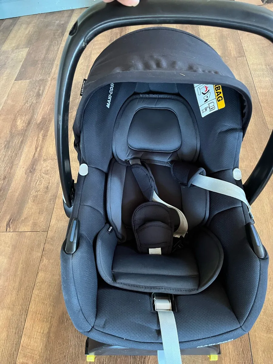 Maxi cosi baby car seat and buggy - Image 4