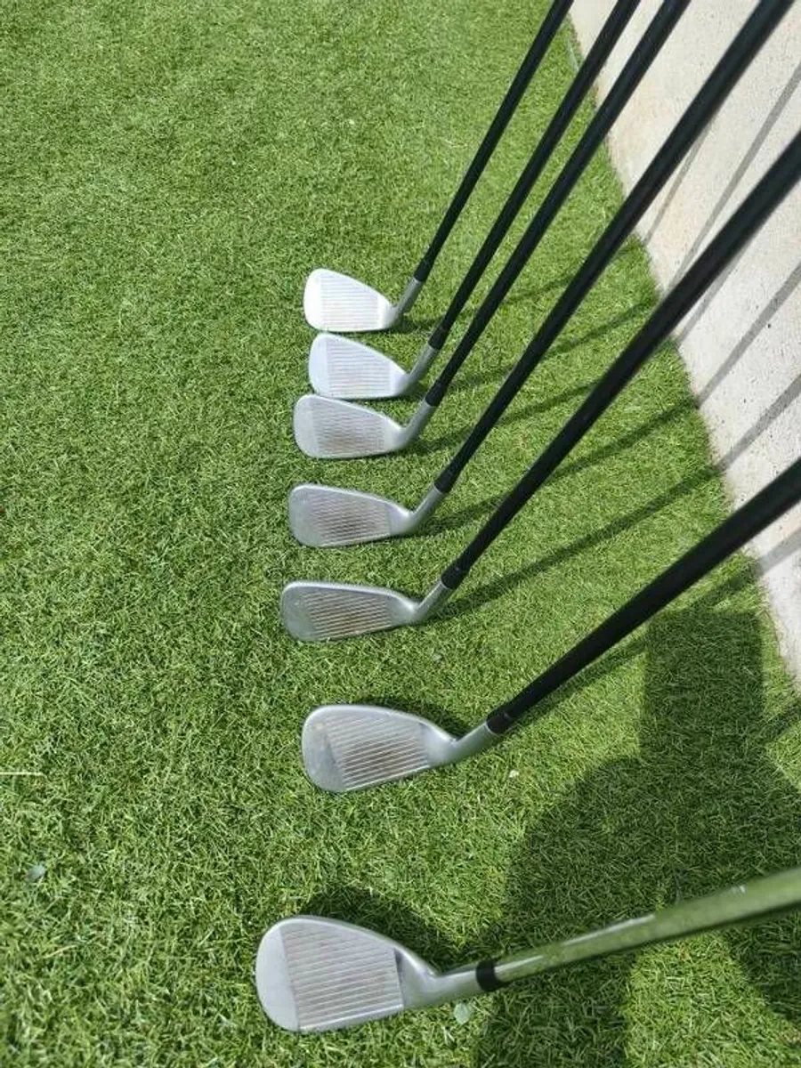 Ping G400 Golf Iron Set - Image 4