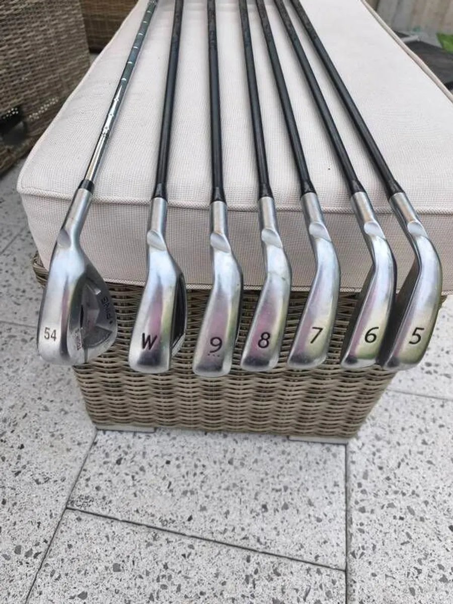 Ping G400 Golf Iron Set - Image 1