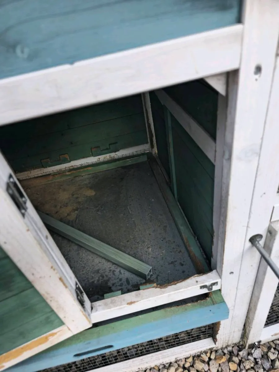 Rabbit hutch - Image 2