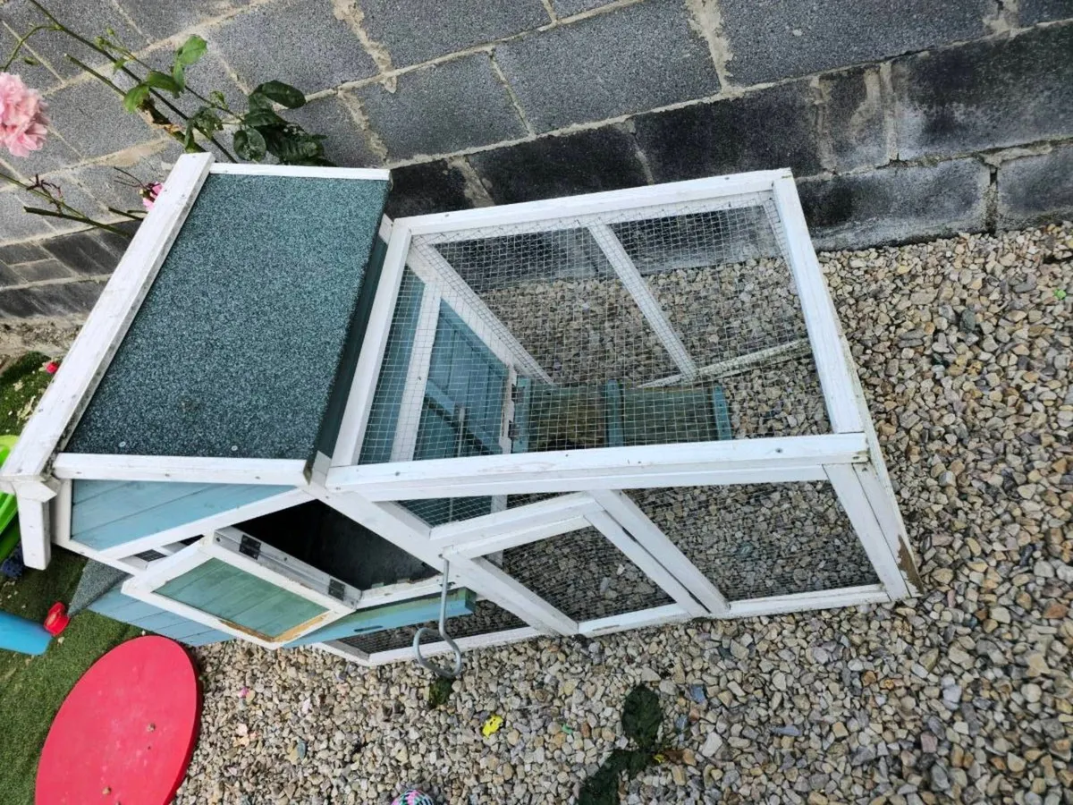 Rabbit hutch - Image 3