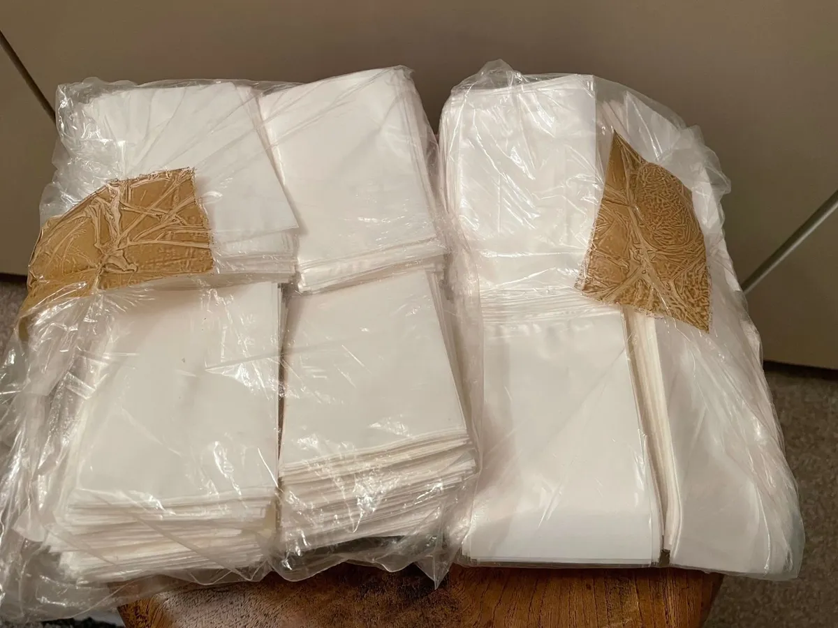 Paper/plastic bags to sort/store stamps - Image 1