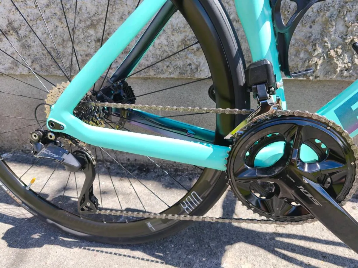 Bianchi Oltre Race Di2 carbon - Image 3