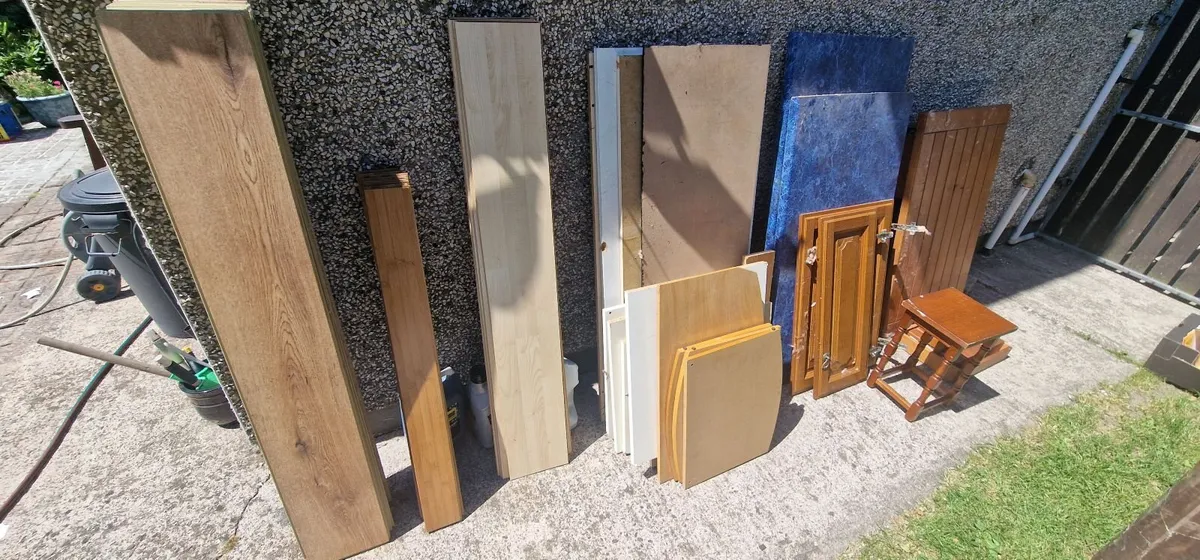 Free to collect - various odd flooring / wood - Image 1