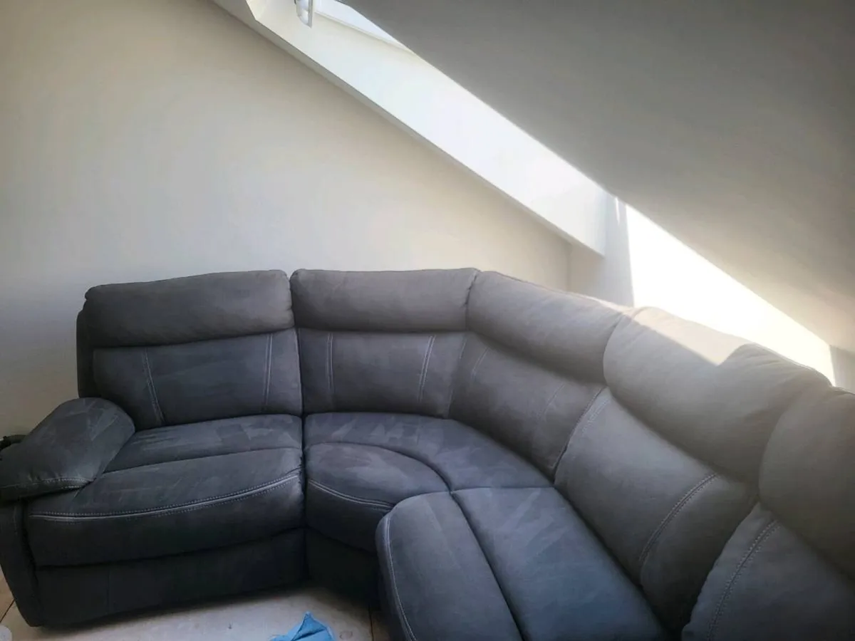 Electric recliner sofa - Image 1