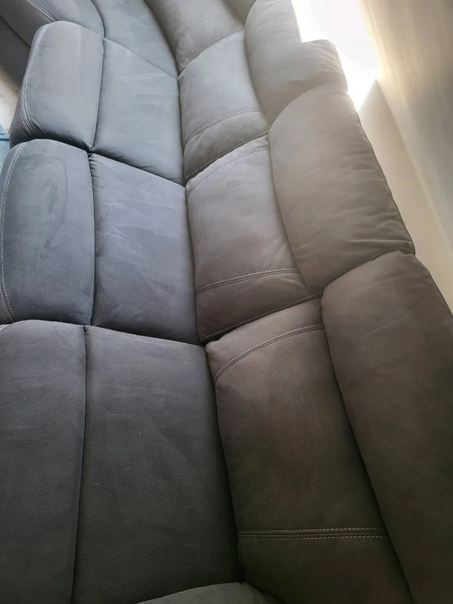 Electric recliner sofa - Image 4