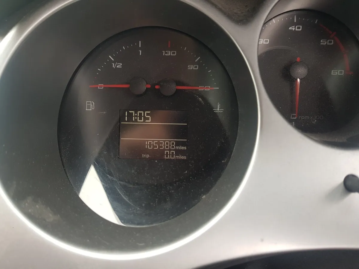 2012 Seat Altea XL 1.6l D auto Damaged Repairable - Image 2