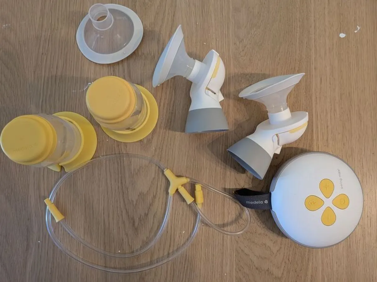 Medela Swing Double Breast Pump - Image 1