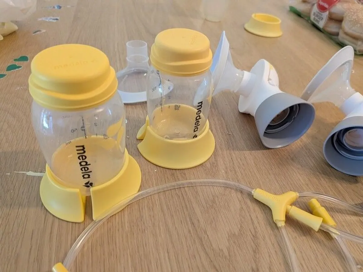 Medela Swing Double Breast Pump - Image 3