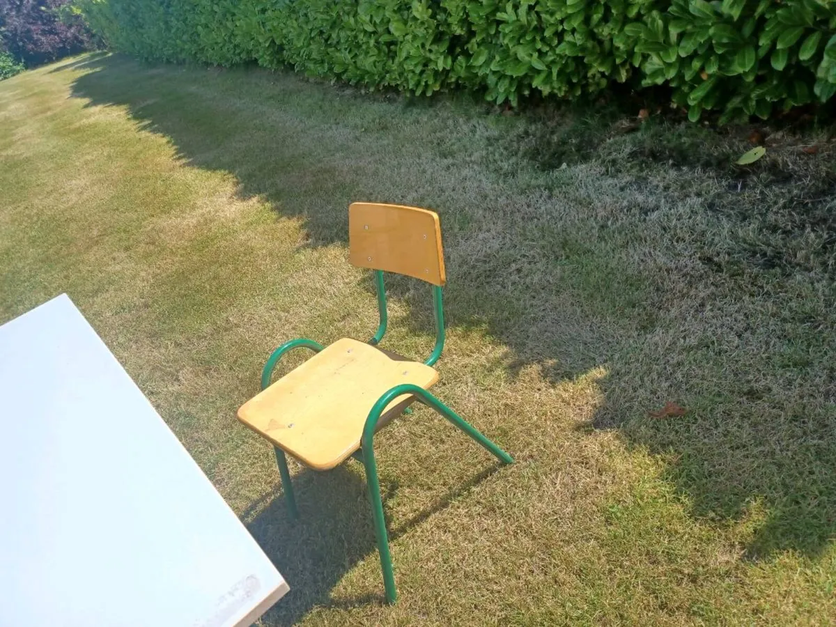 Children's Desk & Chair x 2 - Image 2