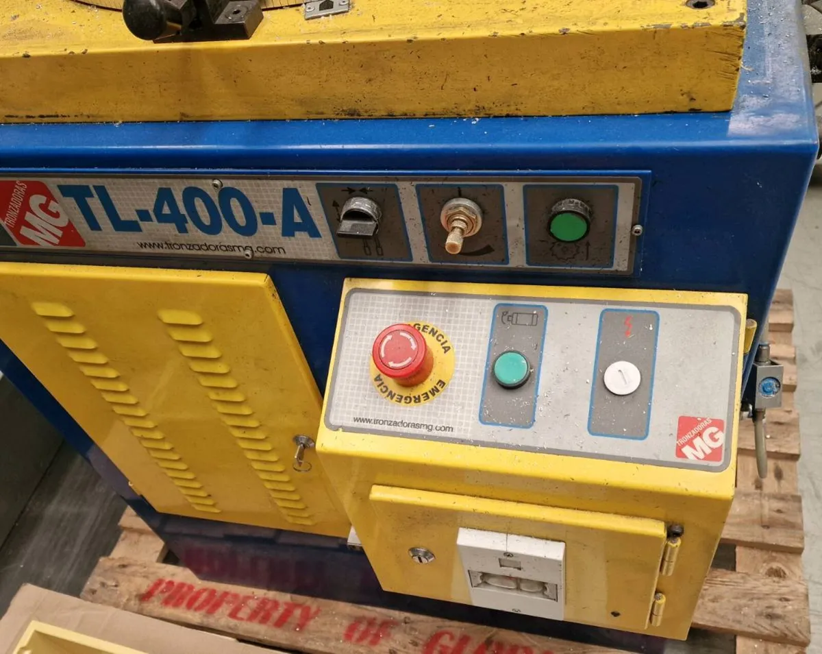 Aluminum and pvc hydro pneumatic upcut saw - Image 4
