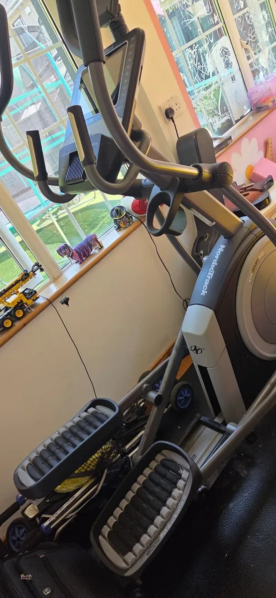 Nordictrack 14.9 commercial elliptical cosstrainer - Image 3