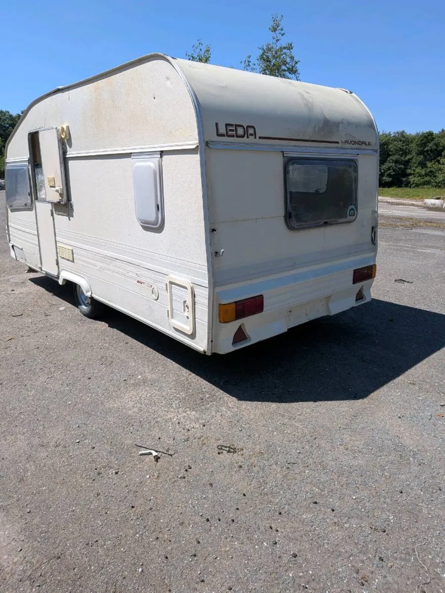 Caravan 4 berth, project needs work - Image 2