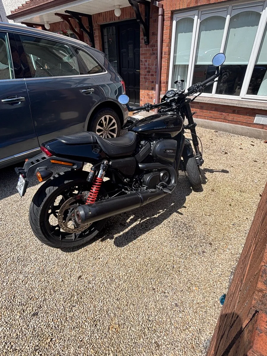 Harley Davidson Street Rod - Image 4