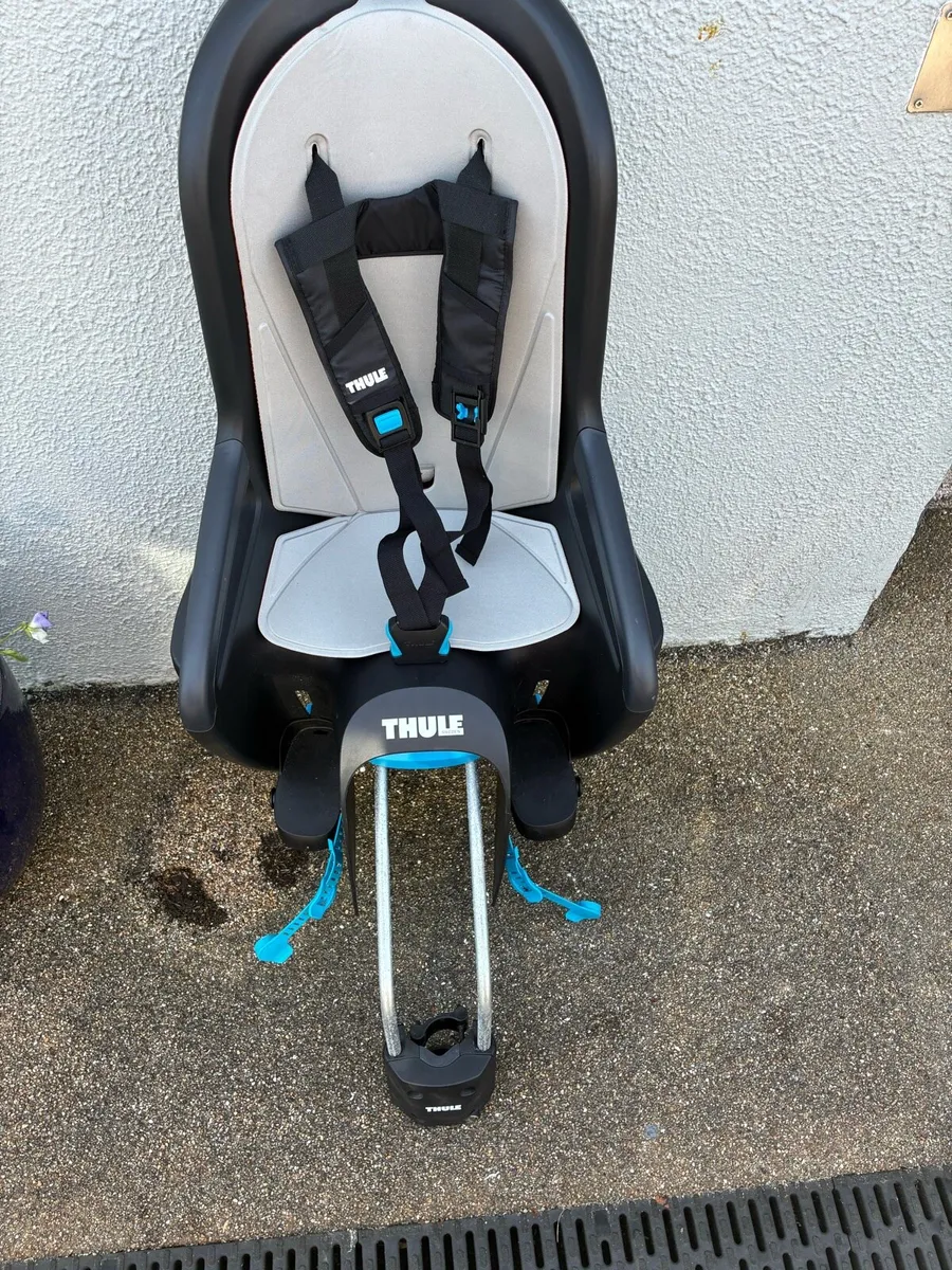 THULE child bike seat - Image 1
