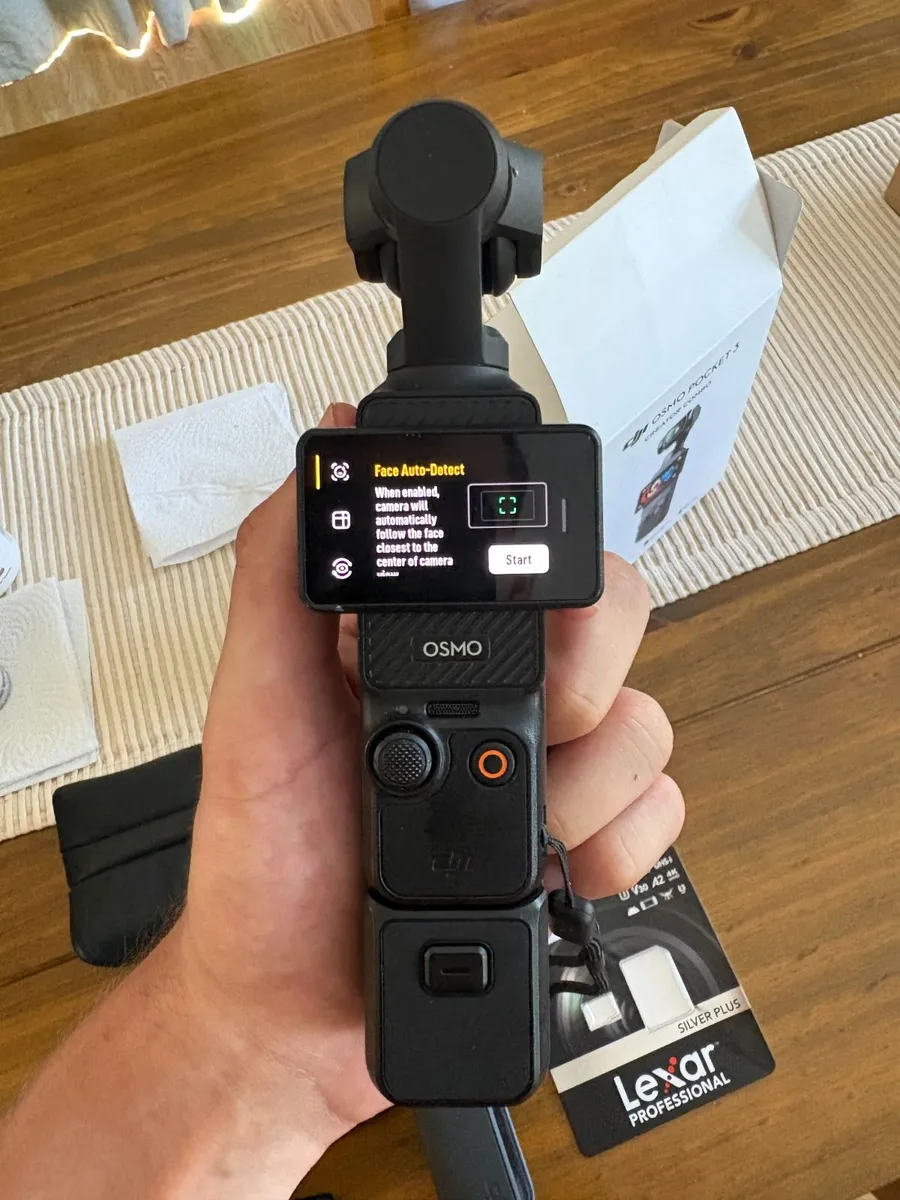 DJI Pocket 3 Creator Combo - Image 1