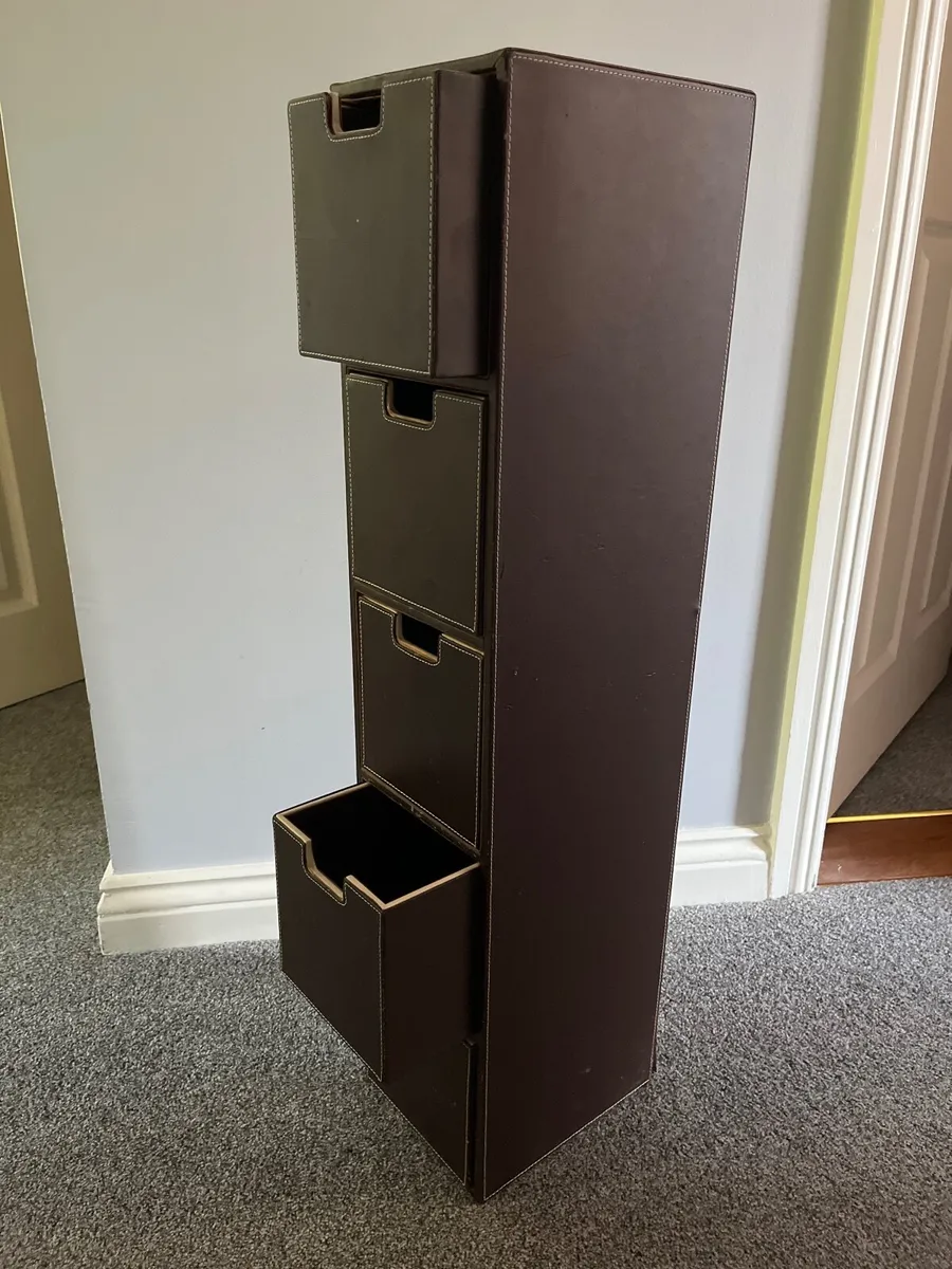 Cd storage towers