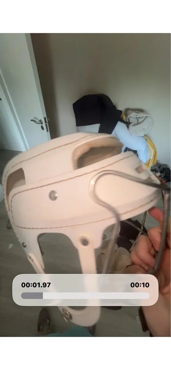 White oldstyle sk100 cooper helmet - Image 2