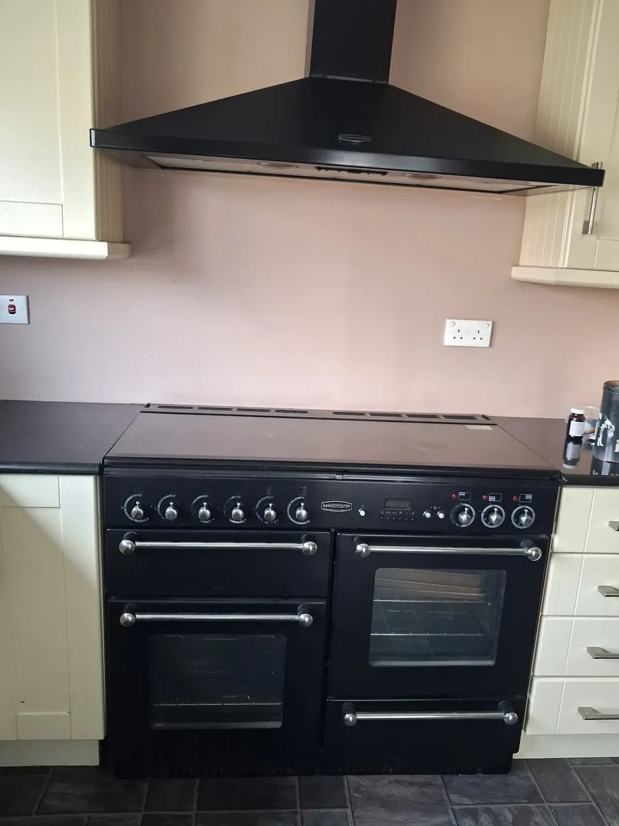 Rangemaster dual fuel range cooker and extractor - Image 4