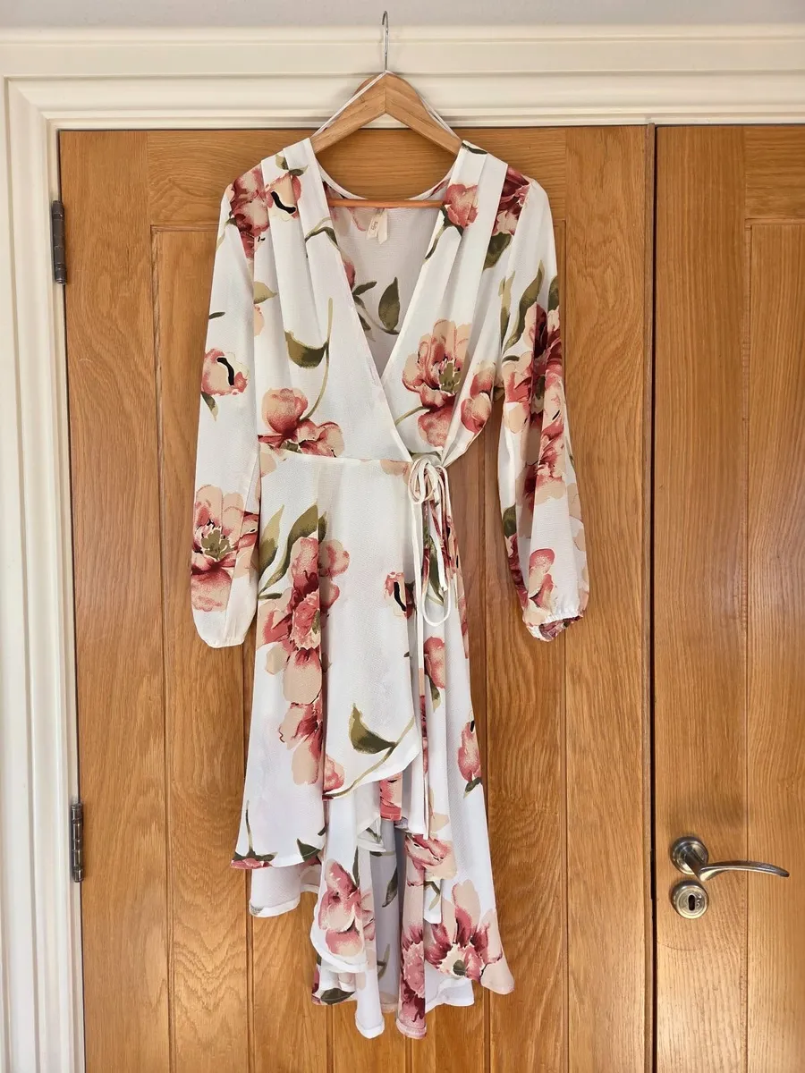Ladies dresse's,  & Coat - Image 3
