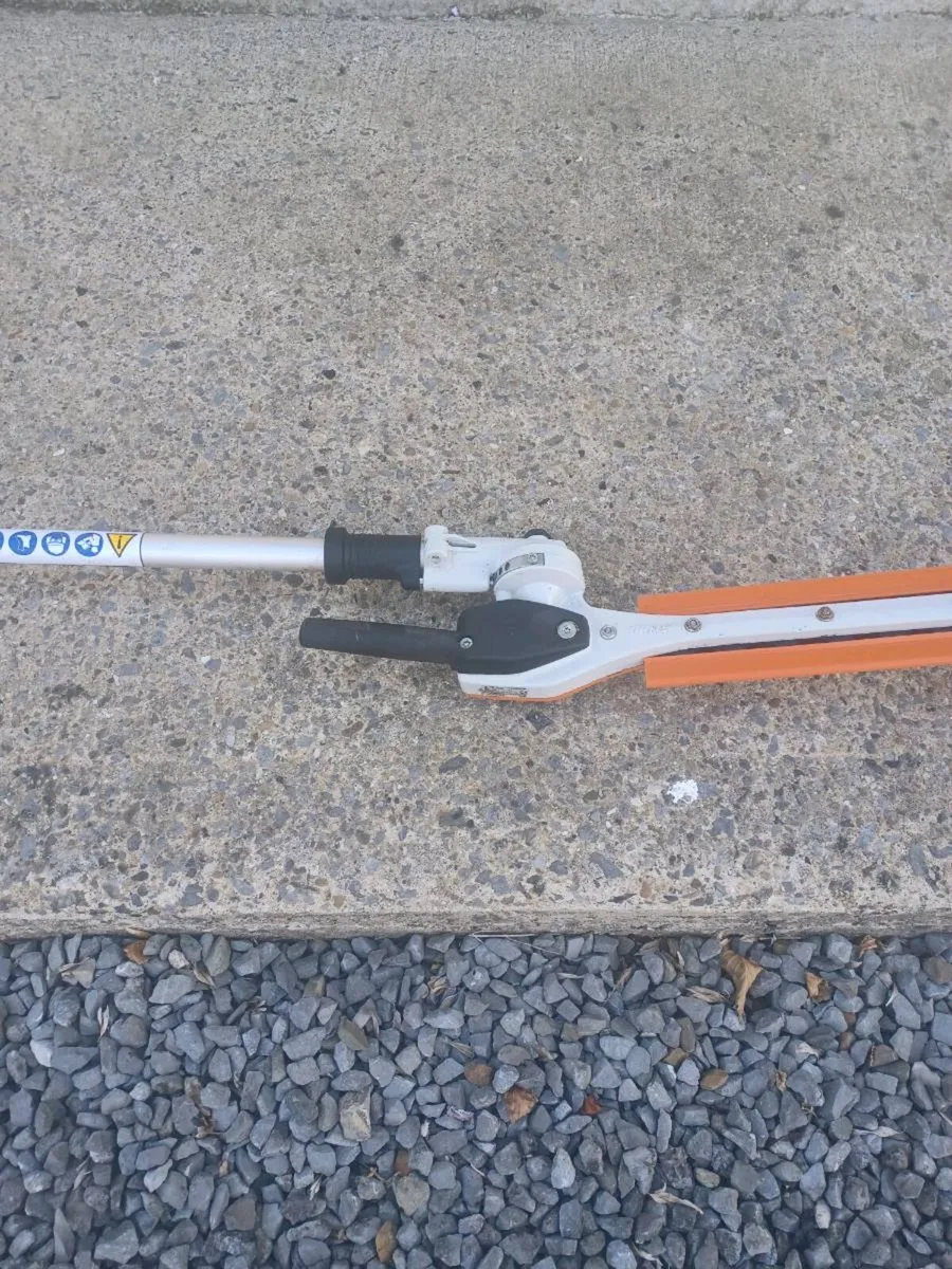 Stihl long reach hedge trimmer - Image 3