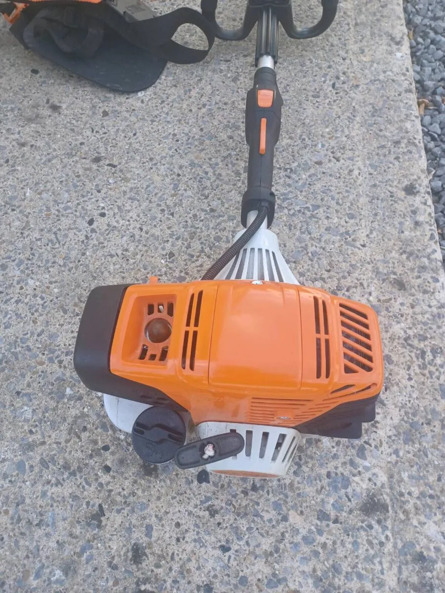 Stihl long reach hedge trimmer - Image 4