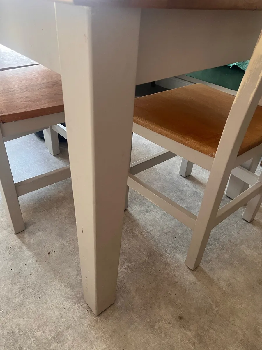 Oak kitchen table with glass top - Image 2