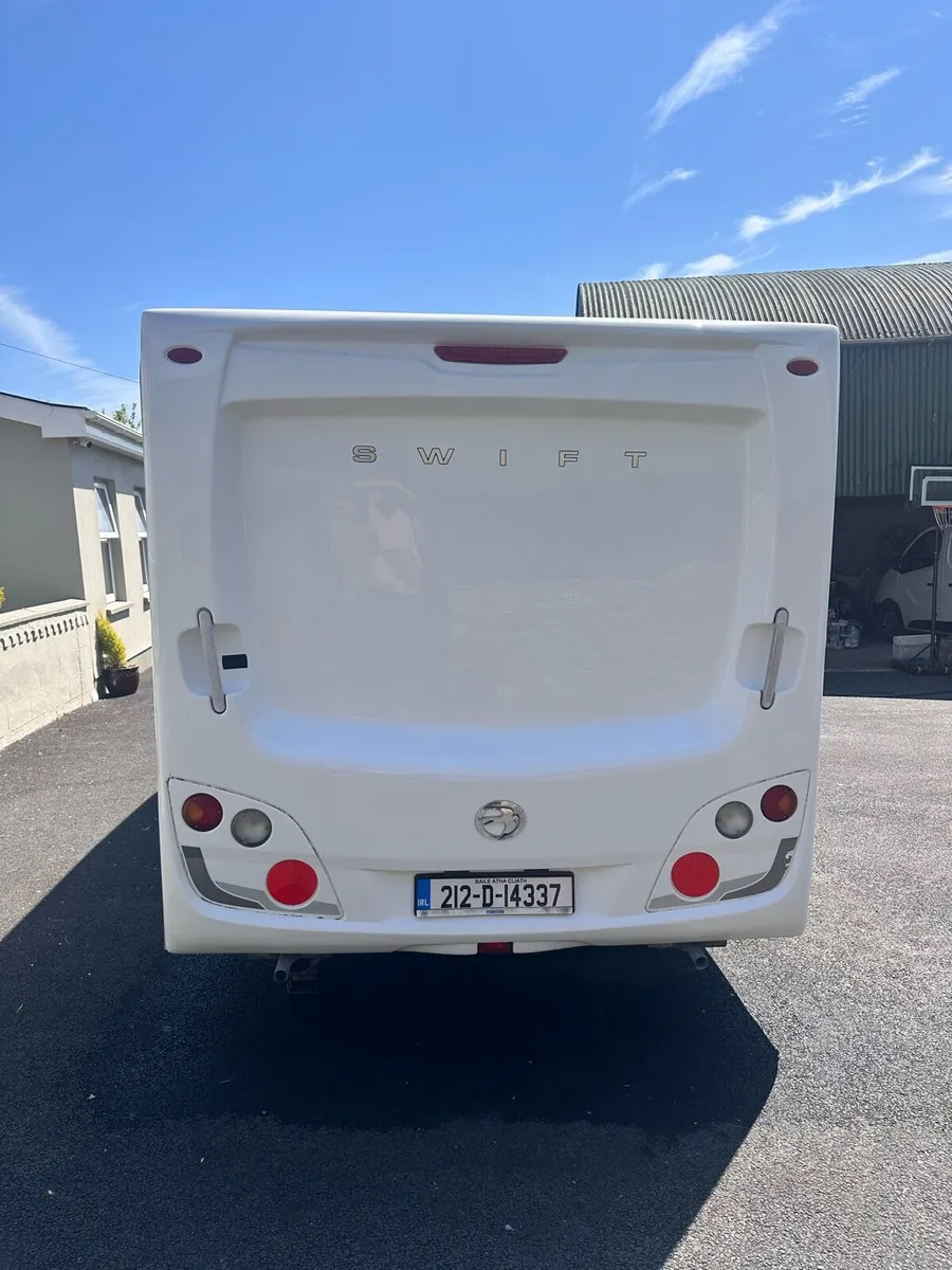 Swift 4 Berth fixed Bed Caravan - Image 4