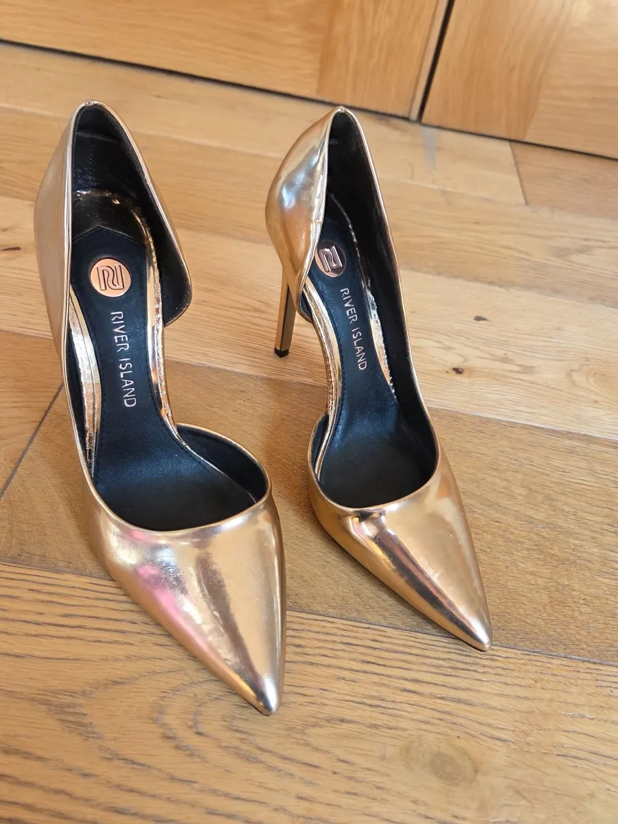 Shoe's - Image 4