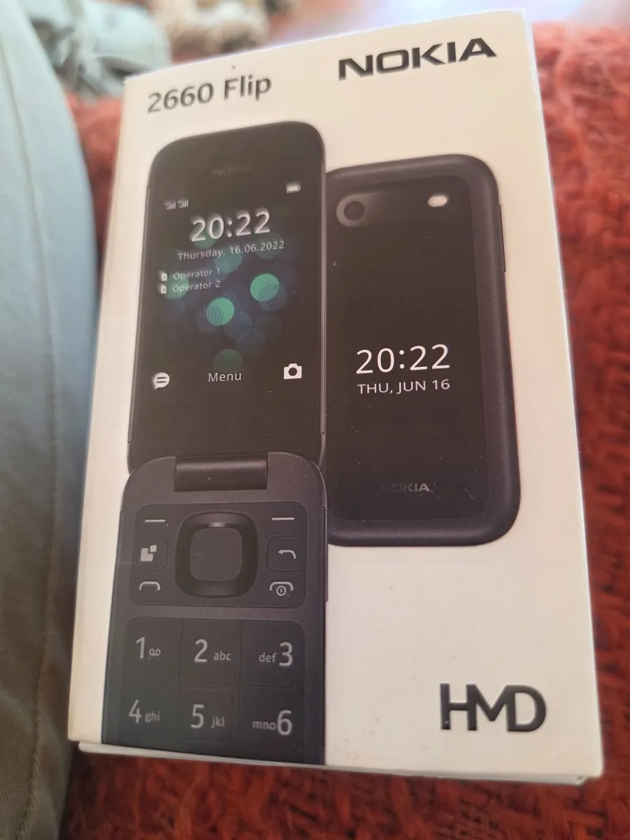 Nokia 2660 Flip Phone - Image 4