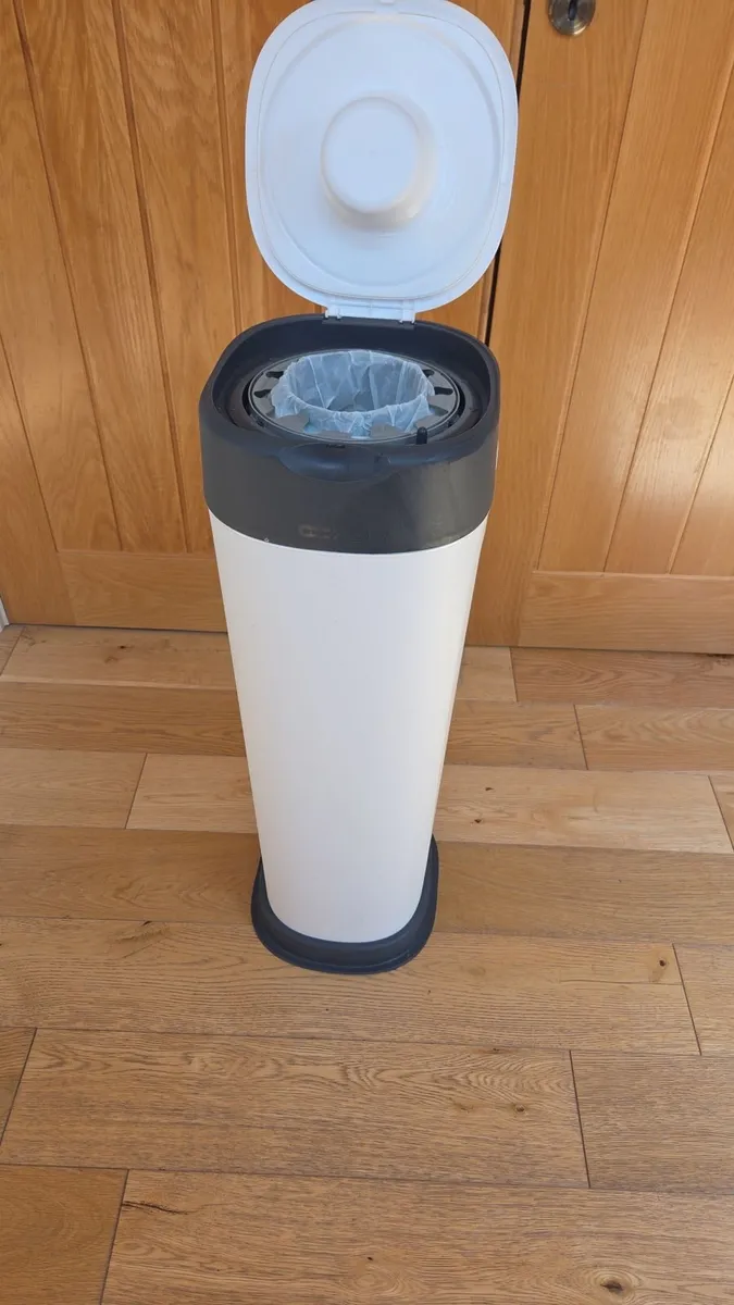 Nappy bin & Bottle maker - Image 2