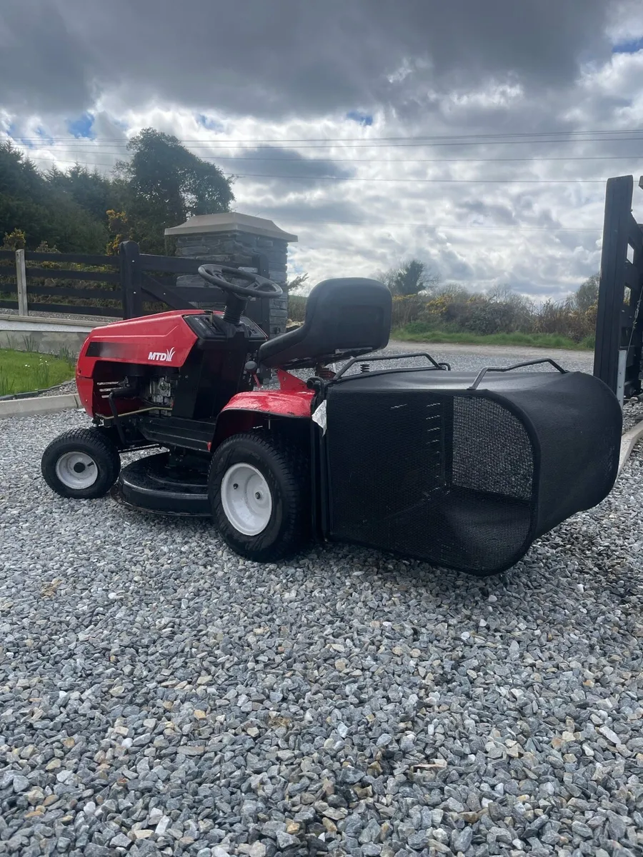 MTD lawnmower. - Image 2