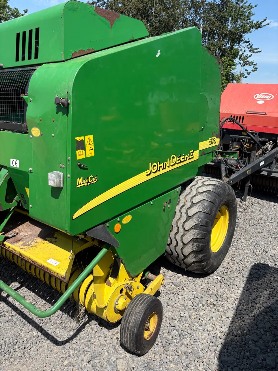 John Deere Round Bailer - Image 2