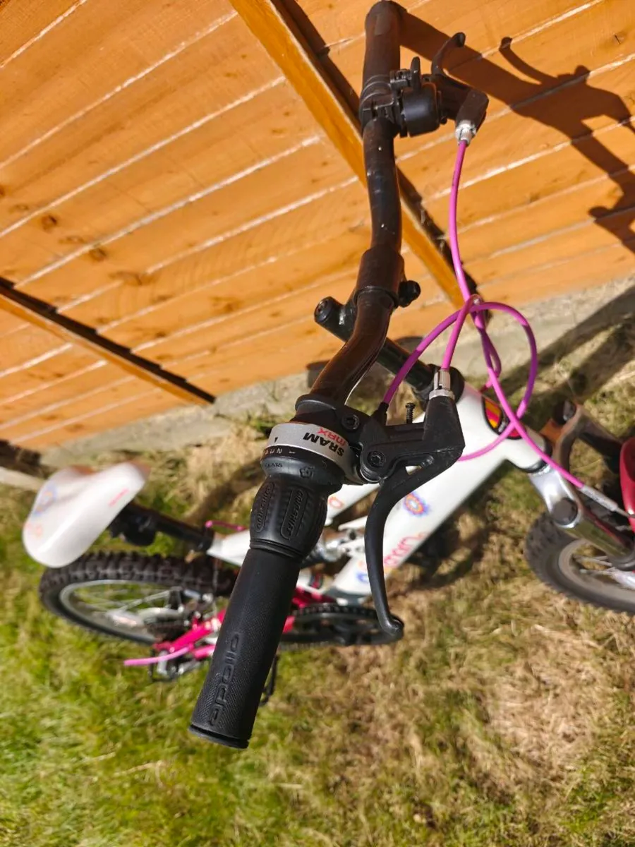 Girls bicycle - Image 4